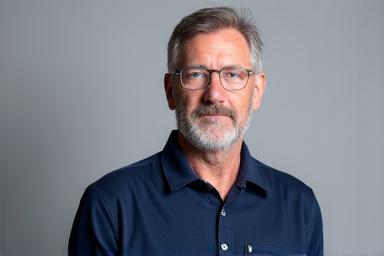 Portrait professionnel de Marc Dubois, fondateur.